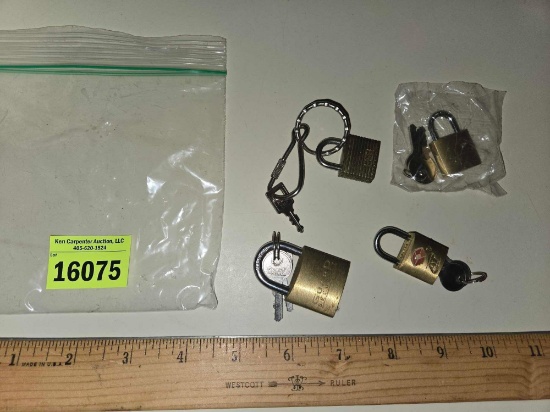 4 Assorted Small Locks with Keys.