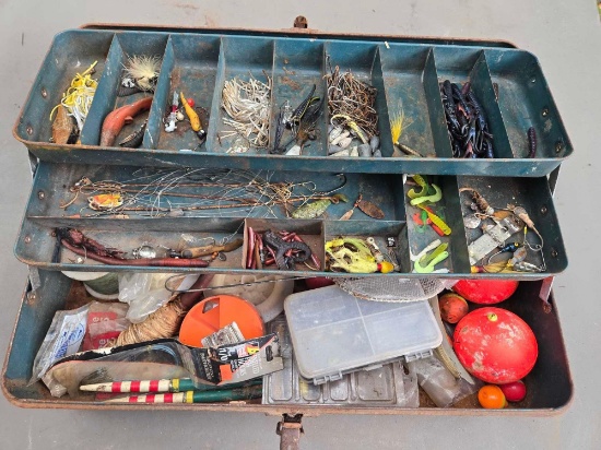 Vintage Metal Tackle Box with Assorted Fishing Tackle. Outdoor Recreation