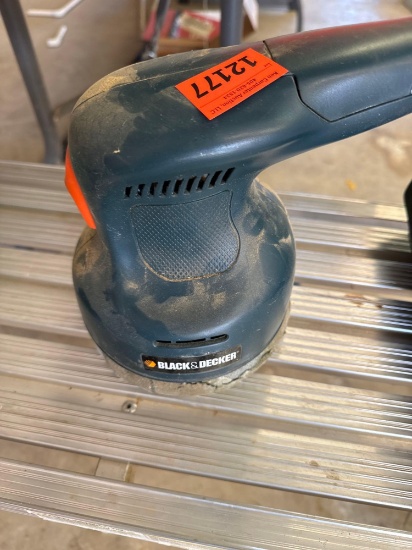 Black and decker sander