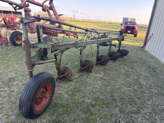 Five bottom plow, Maybe John Deere
