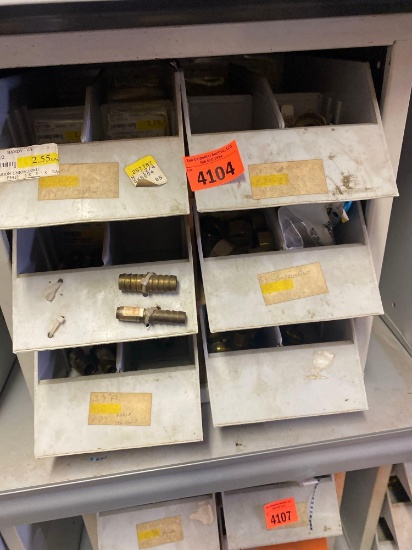 Metal hardware organizer with contents Contents and measurements in photos