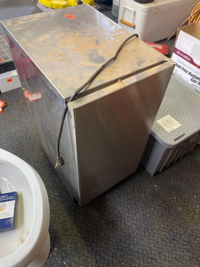 Icemaker