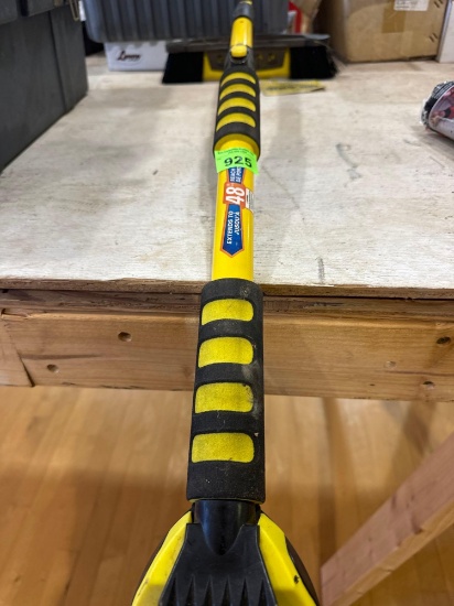 Adjustable scrapper