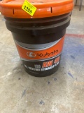 All weather hydraulic fluid