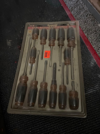 Package of screw drivers