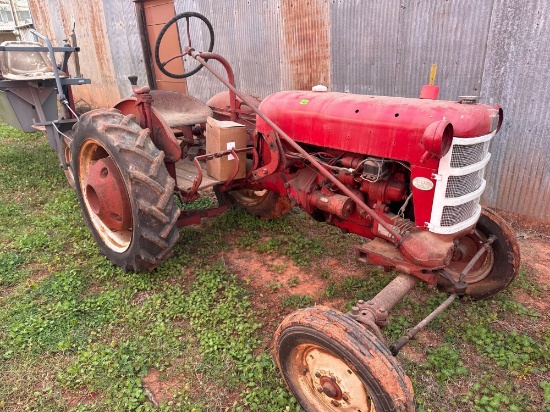 International tractor club lowboy must bring help to load Condition unknown