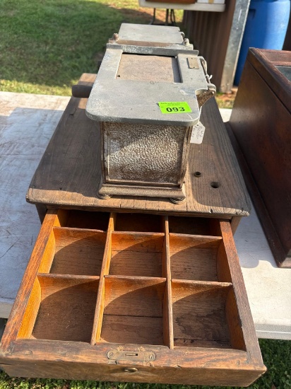 Vintage whiz, cash register Measurement in photos Must bring help to load