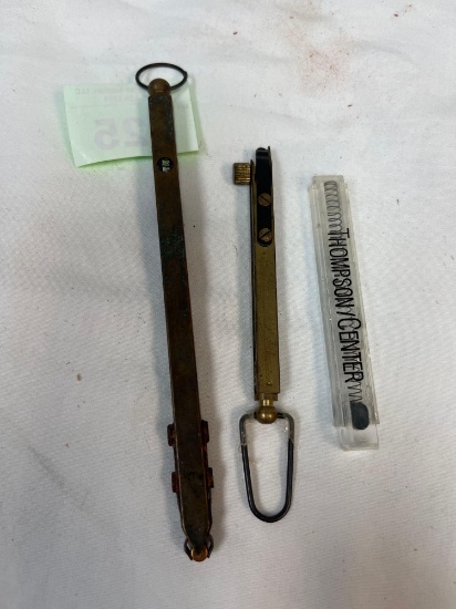 Muzzle loader straight line cappers
