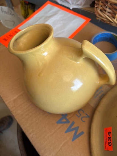 Pampered chef bowl and pitcher