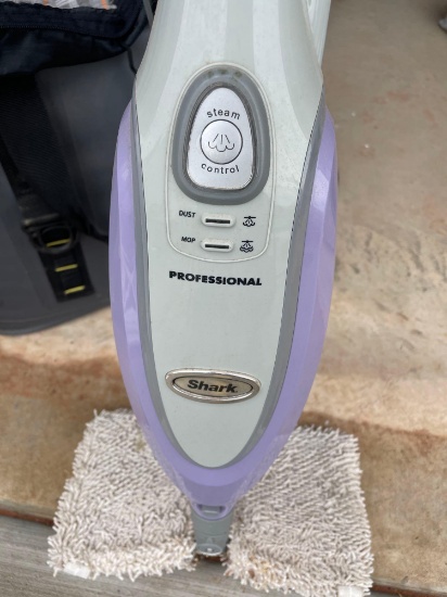 Shark professional steam mop with 2 spare mop sleeves