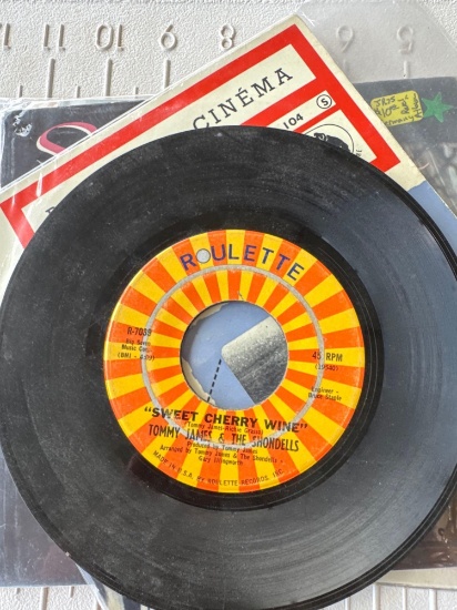 Records size 45 see photos for Artist, 6 count