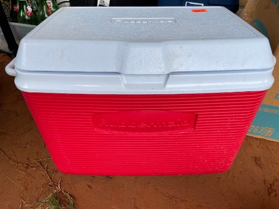 Rubbermaid cooler
