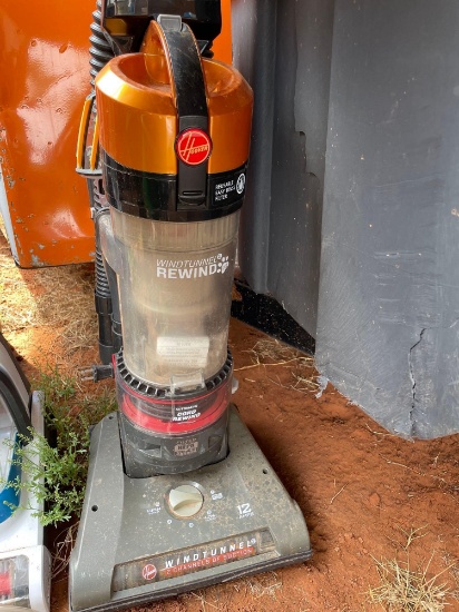 Hoover windtunnel vacuum with auto cord rewind