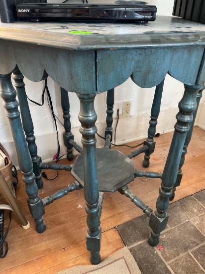 Blue stained end table, measurements in photos