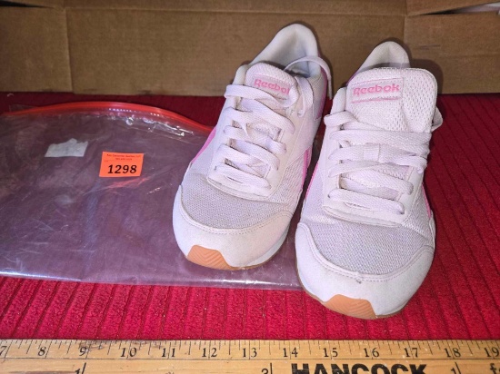Reebok Athletic Shoes. Size 8.5.