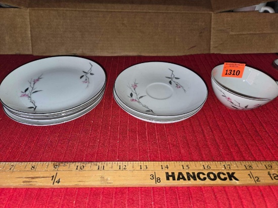 8 Pieces of Fine China. Cherry Blossom Pattern.