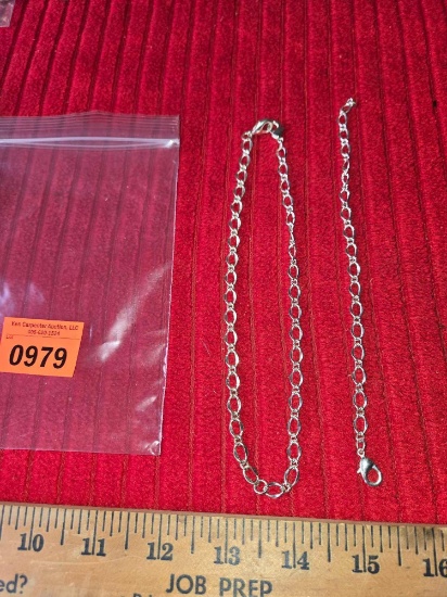 Silver Toned Neclace and Bracelet Set. Jewelry