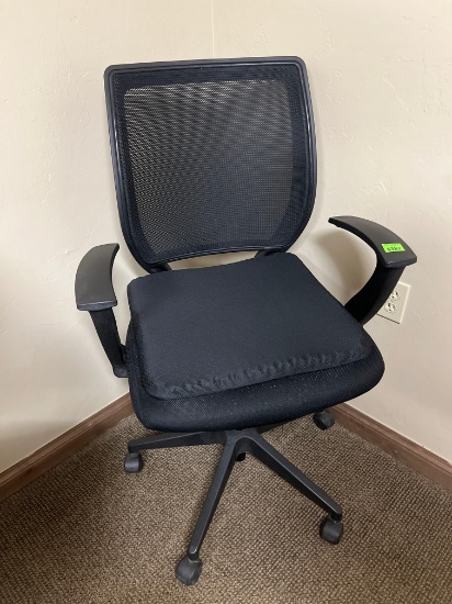 rolling swivel chair