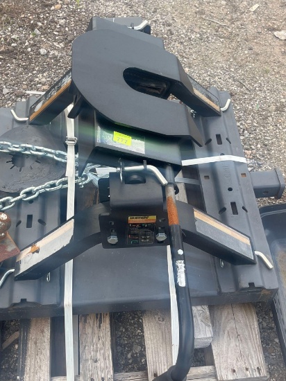5th wheel mount and hitch