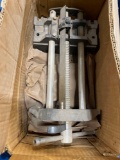 wheel alignment clamp