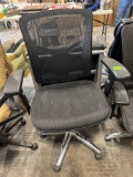 Rolling office chair