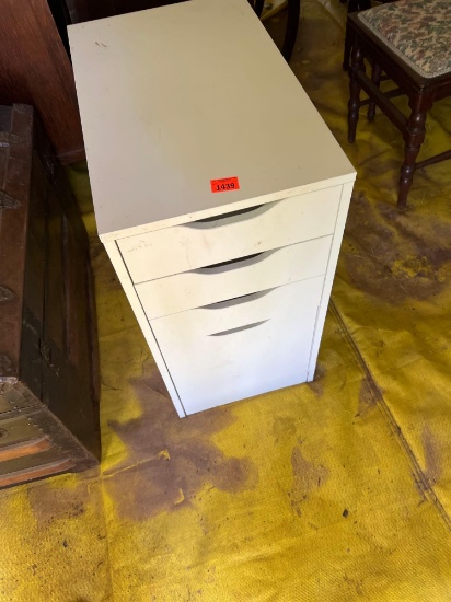 Filing cabinet Buyer to bring help to load