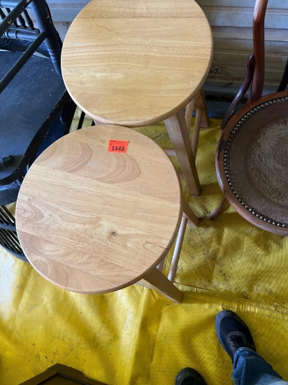 Bar stools measurements in photos