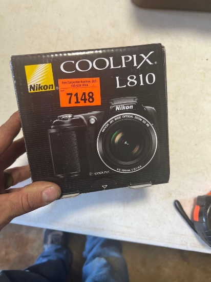 Nikon cool pix LK810 in box