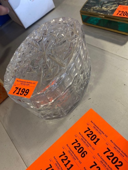 Decorative bowl with lid