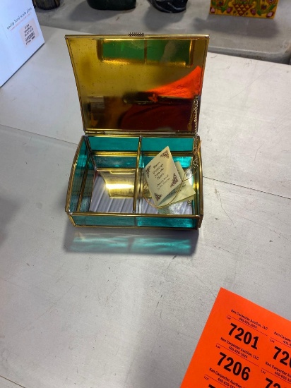 Jewelry box