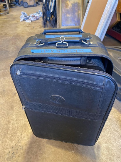 Two suitcases Measurements in photo