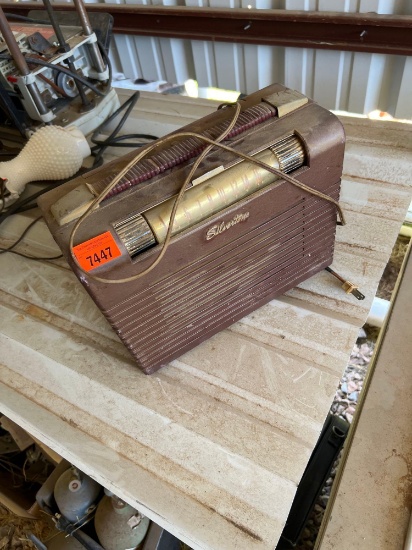 Sears Roebuck Silvertone radio likely from the 1950s