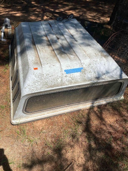 Truck bed cover, No back window Size in photo Buyer must bring help to load