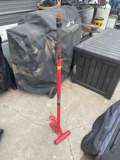 Possibly some sort of pry bar