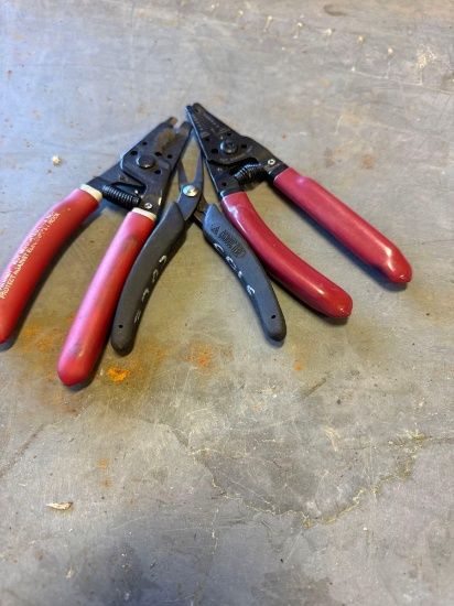 Needle nosepliers and 2 wire strippers