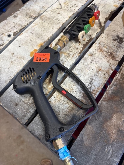 Power washer wand with nozzle tips