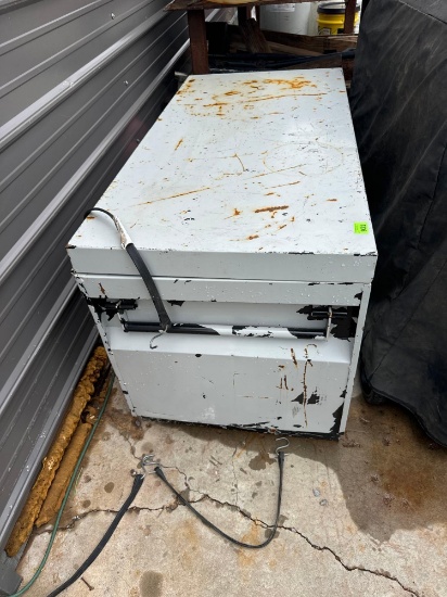 Job site work box Buyer must bring help to load