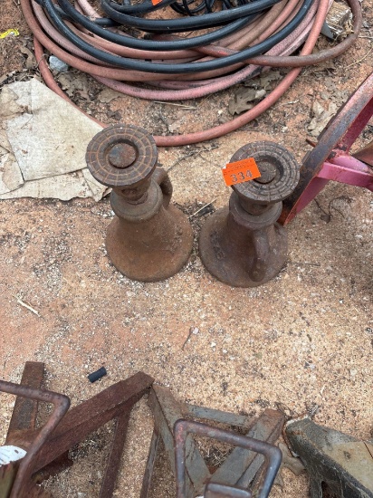 (2) jack stands