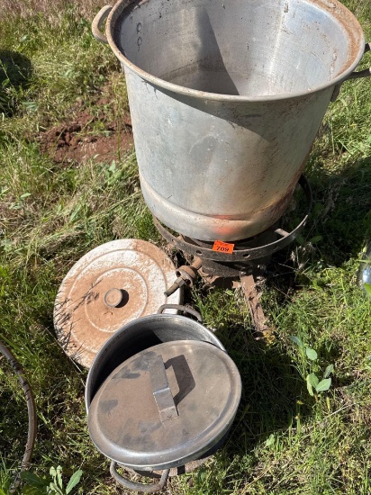Fish cooker base and pot and other pot