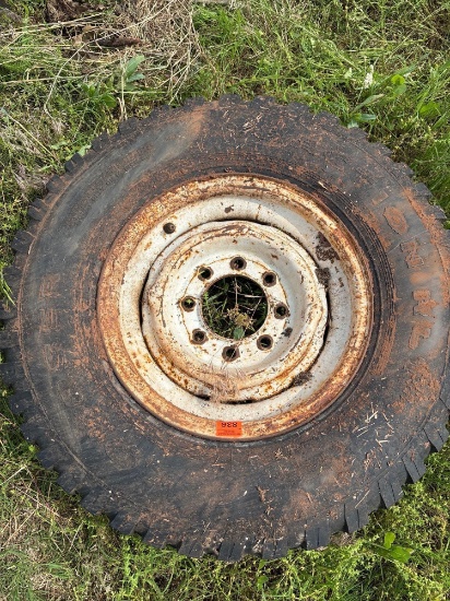 16 inch 8 lug wheel with 235/85/16 tire