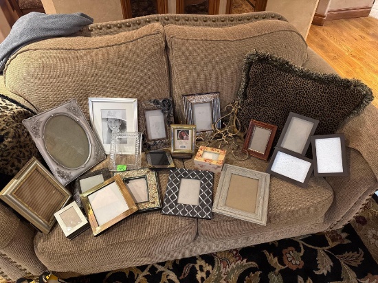 17 picture frames 2 picture frame holders