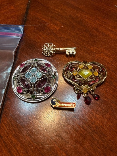 4 Pins