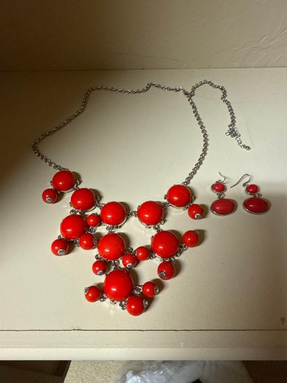 Statement necklace with earrings