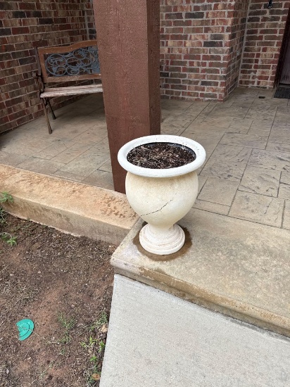 3 outdoor pots