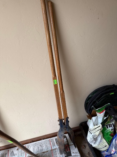digging hole tool