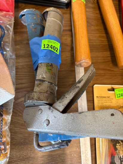 Caulk gun
