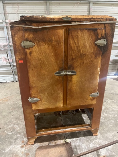 ELECT ROLUX antique refrigerator