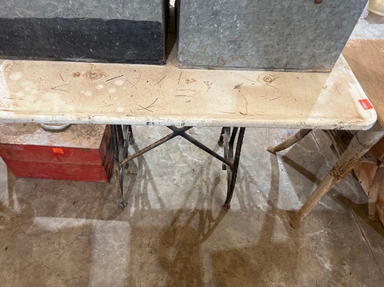 folding table