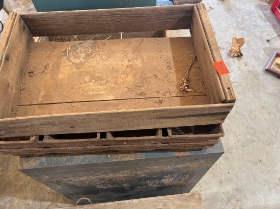 Vintage wood Crate
