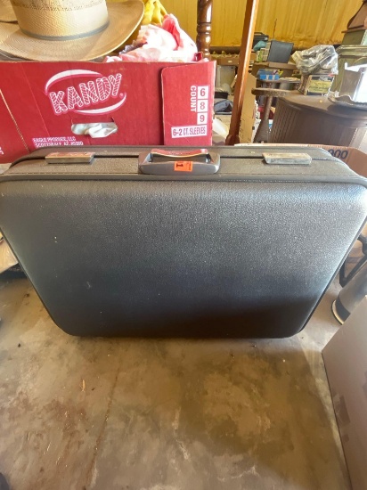 Vintage Hard sided Suitcase